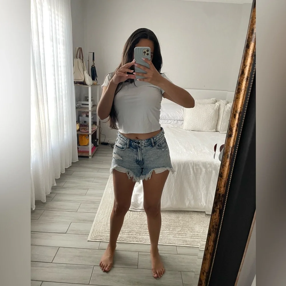 HIDDEN Los Angeles Distressed Denim Shorts - Picture 3 of 7